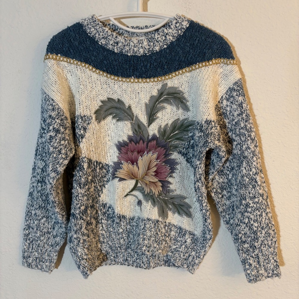 Vintage 80s Needles & Yarn Floral Applique Chunky Knit Sweater Small